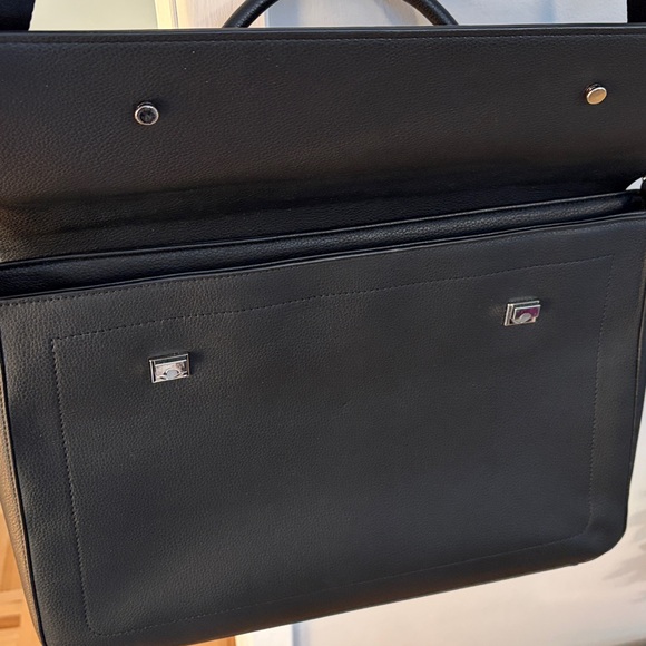 Lambert black wallet for laptop or document in vegan leather - Picture 3 of 5